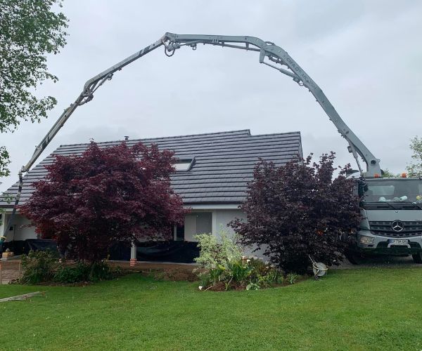 Coulage d’une dalle béton pour une terrasse extérieure à Mamirolle