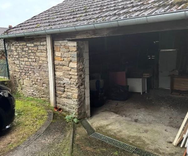 Ancienne dalle de garage avant rénovation par Jeanney Frères.