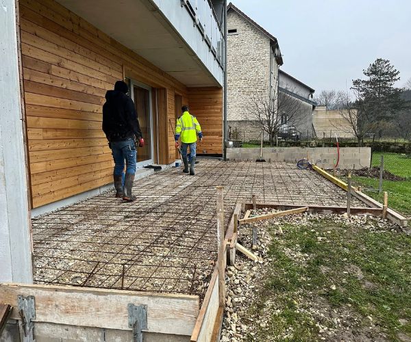 Ferraillage mis en place avant coulage du dallage béton à Quingey.